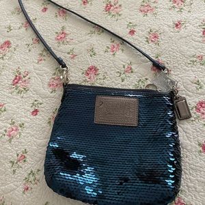 Coach/Poppy small sequined crossbody purse